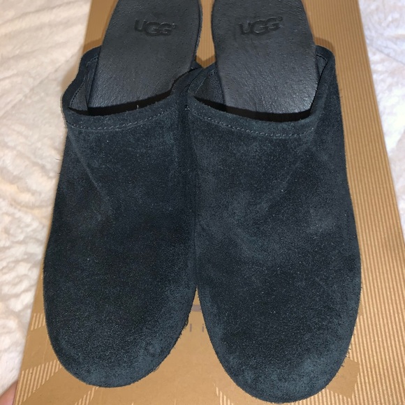 Uggs - Picture 3 of 5